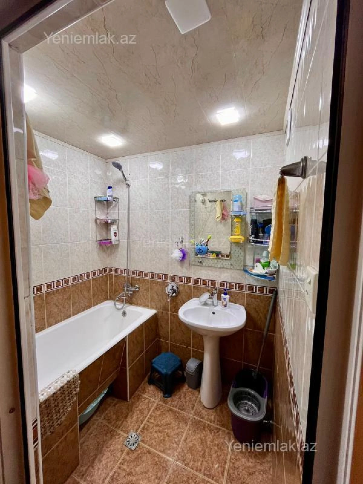 Satılır 2 otaqlı köhnə tikili 65 m²