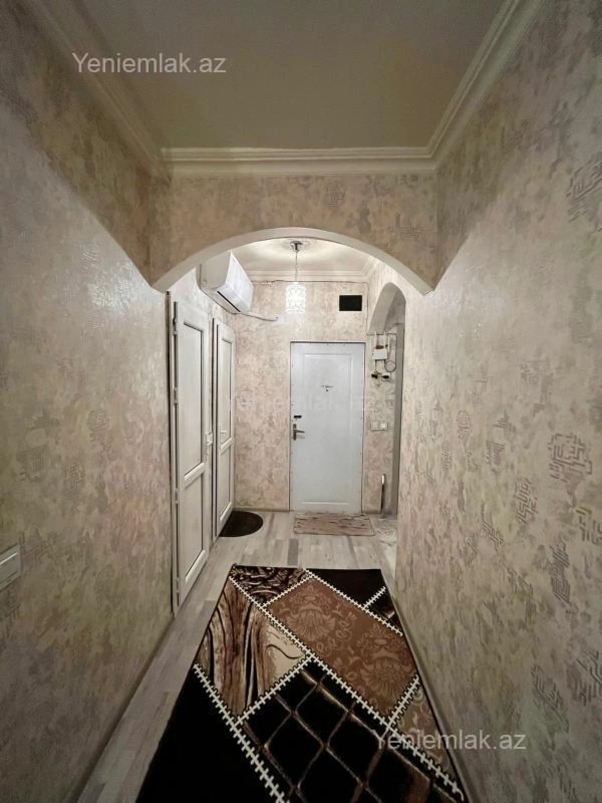 Satılır 2 otaqlı köhnə tikili 65 m²