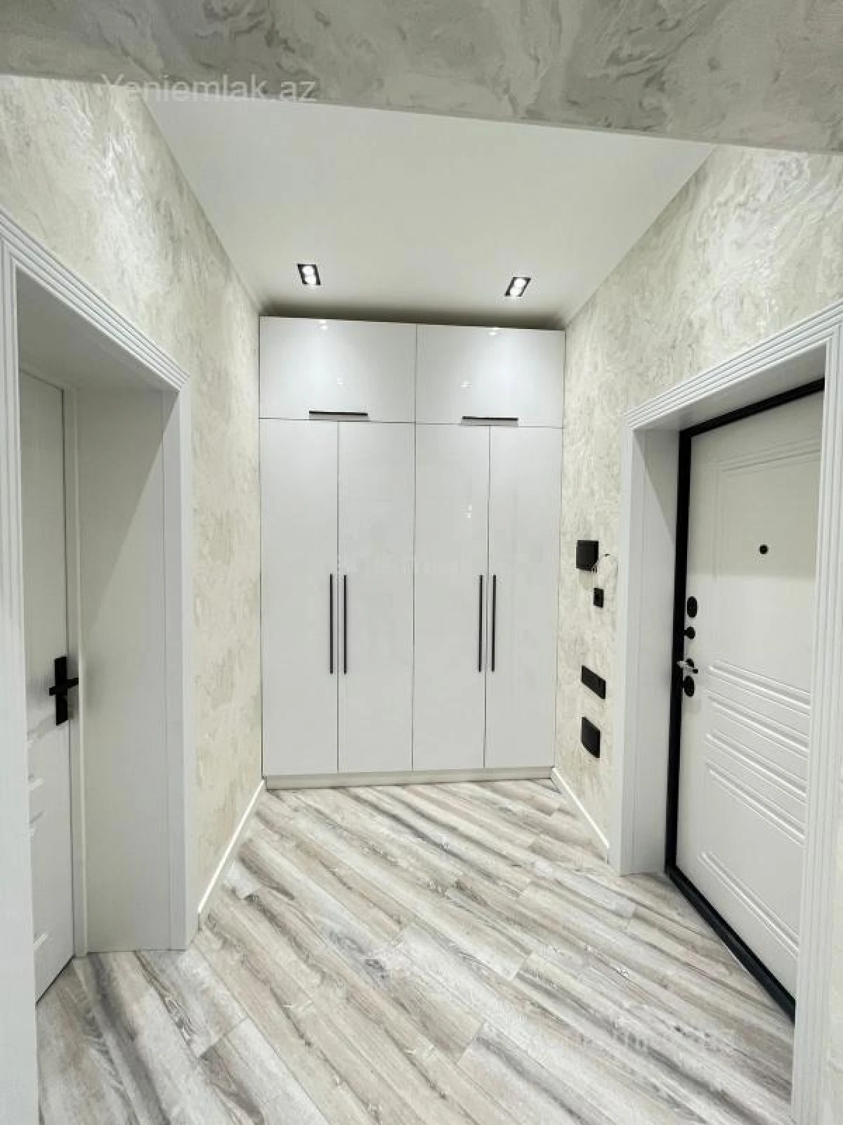 Satılır 2 otaqlı yeni tikili 68 m²