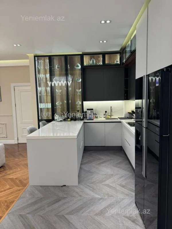 Satılır 2 otaqlı yeni tikili 90 m²