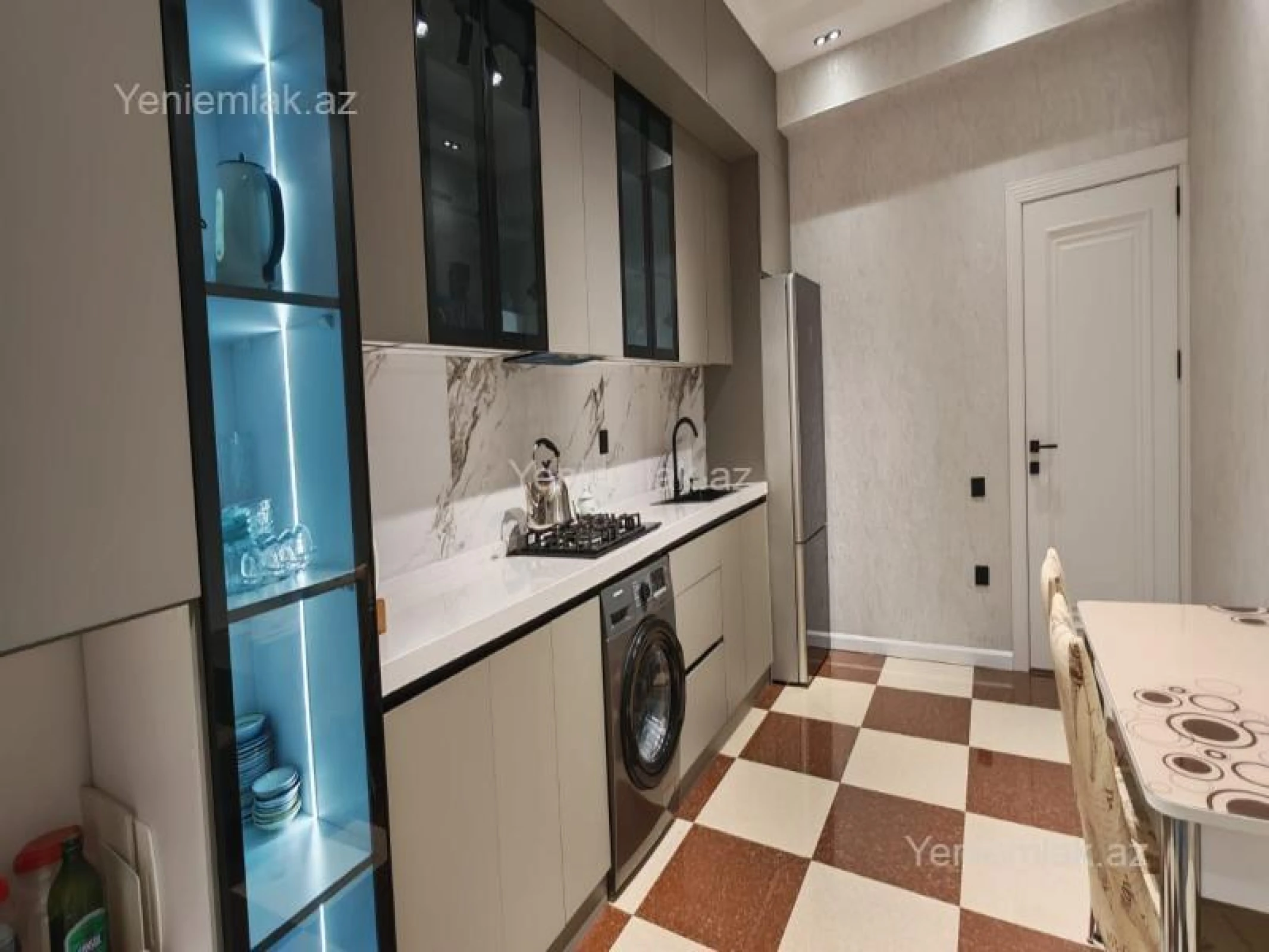 Satılır 3 otaqlı yeni tikili 110 m²