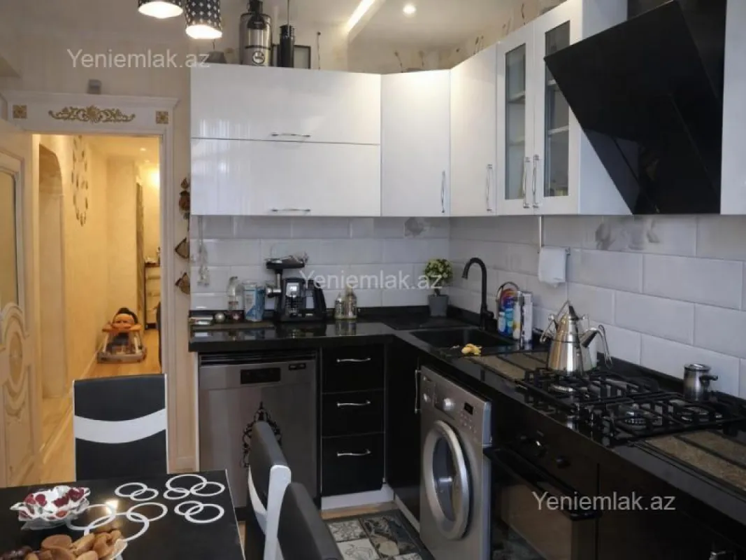 Satılır 3 otaqlı yeni tikili 83 m²