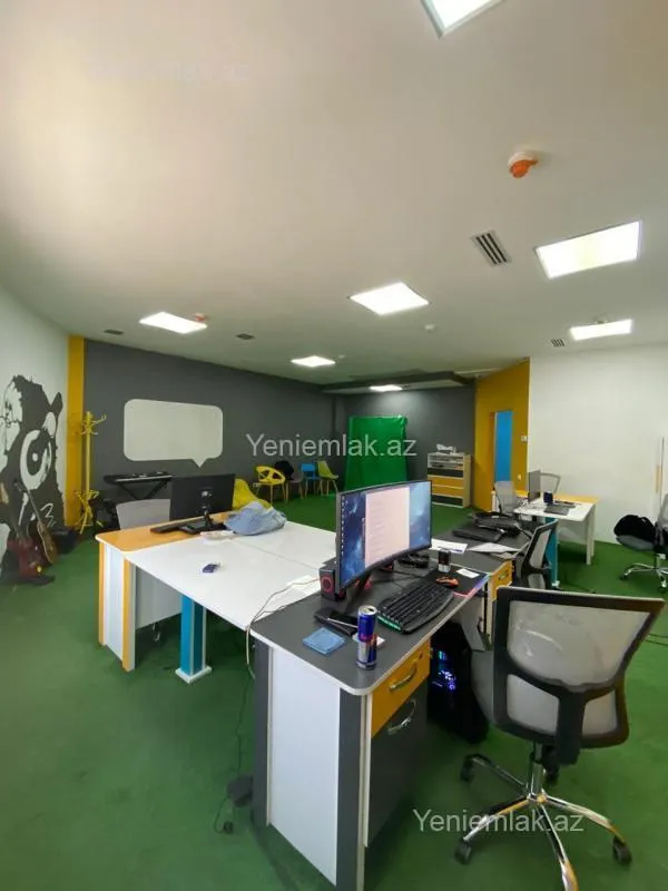 Satılır 8 otaqlı ofis 249 m²