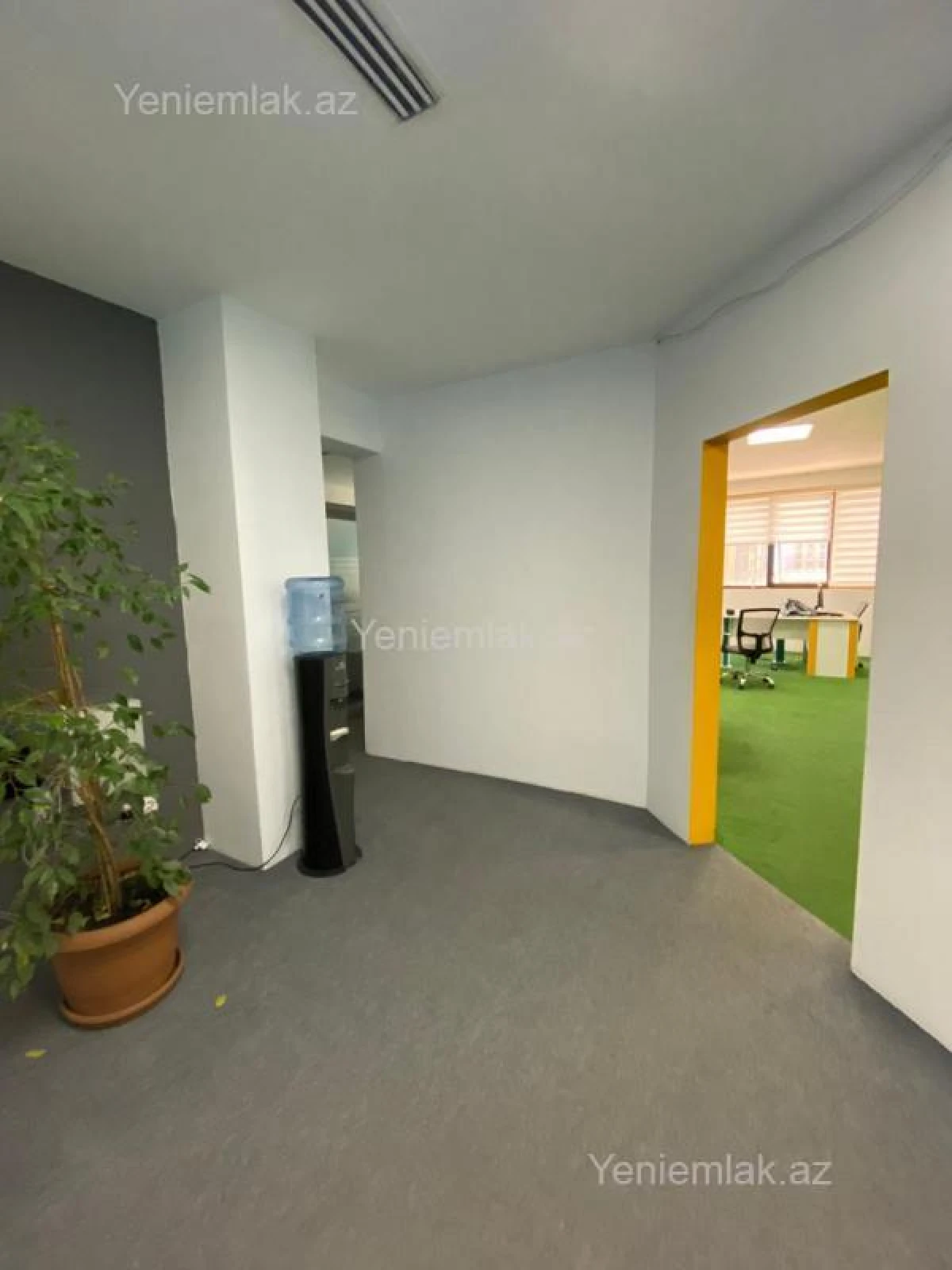 Satılır 8 otaqlı ofis 249 m²