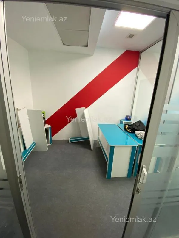 Satılır 8 otaqlı ofis 249 m²