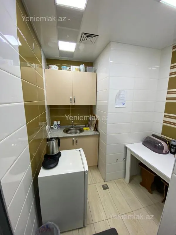 Satılır 8 otaqlı ofis 249 m²