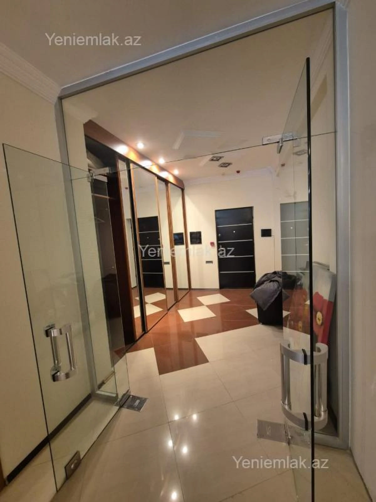 Satılır 3 otaqlı yeni tikili 181 m²