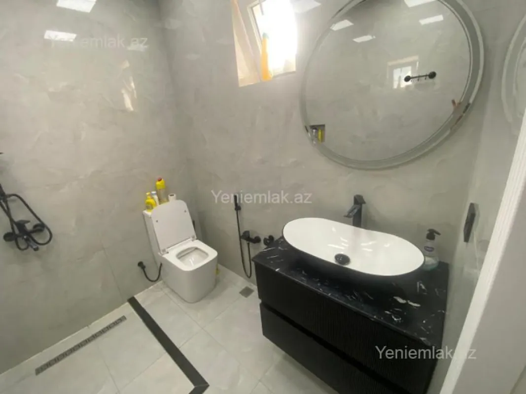 Satılır 4 otaqlı həyət evi 175 m²