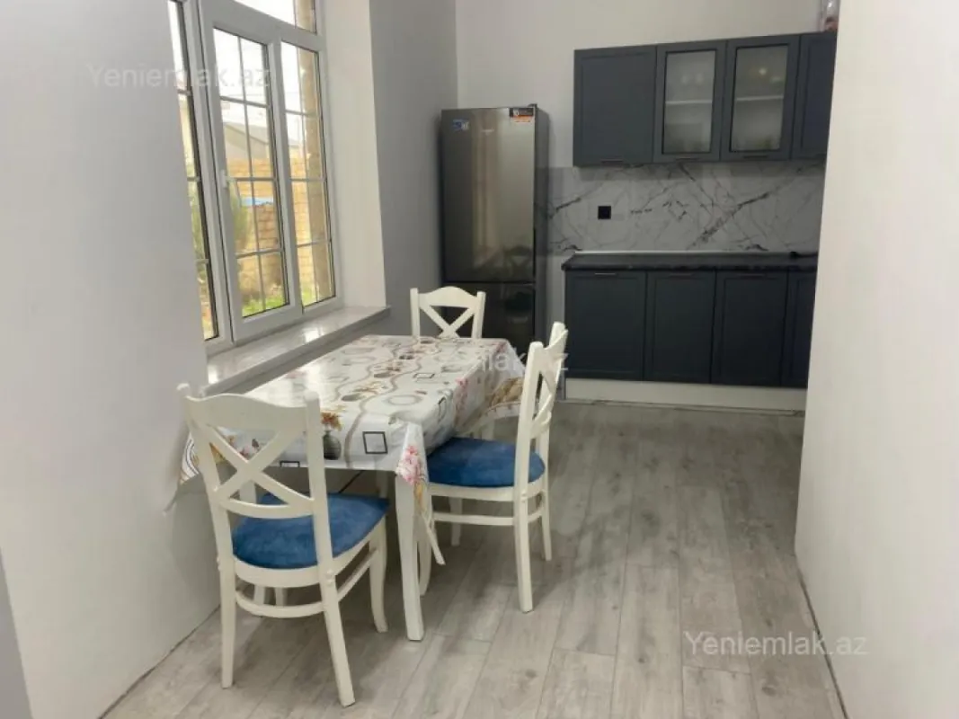 Satılır 4 otaqlı həyət evi 175 m²