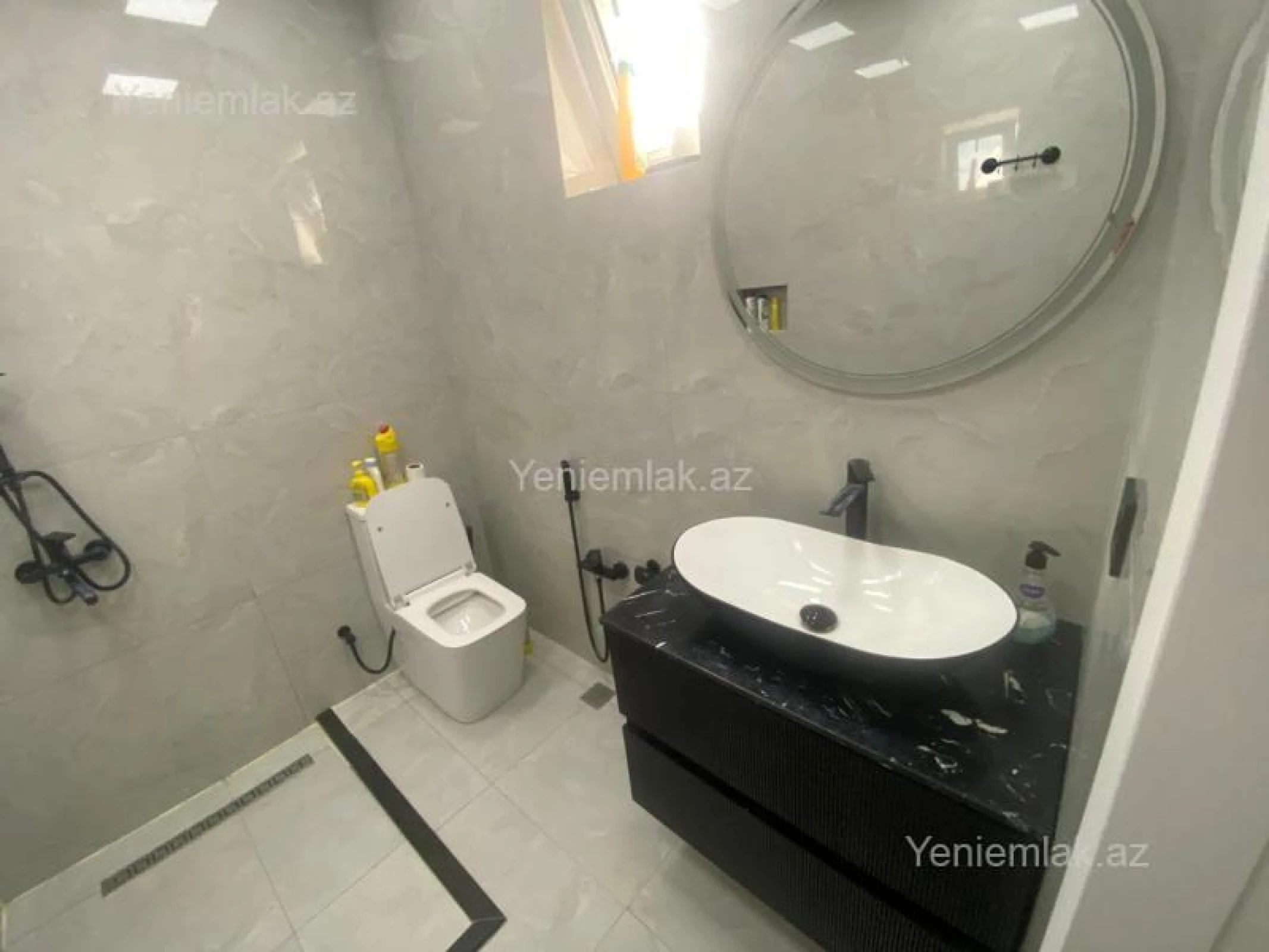 Satılır 4 otaqlı həyət evi 175 m²