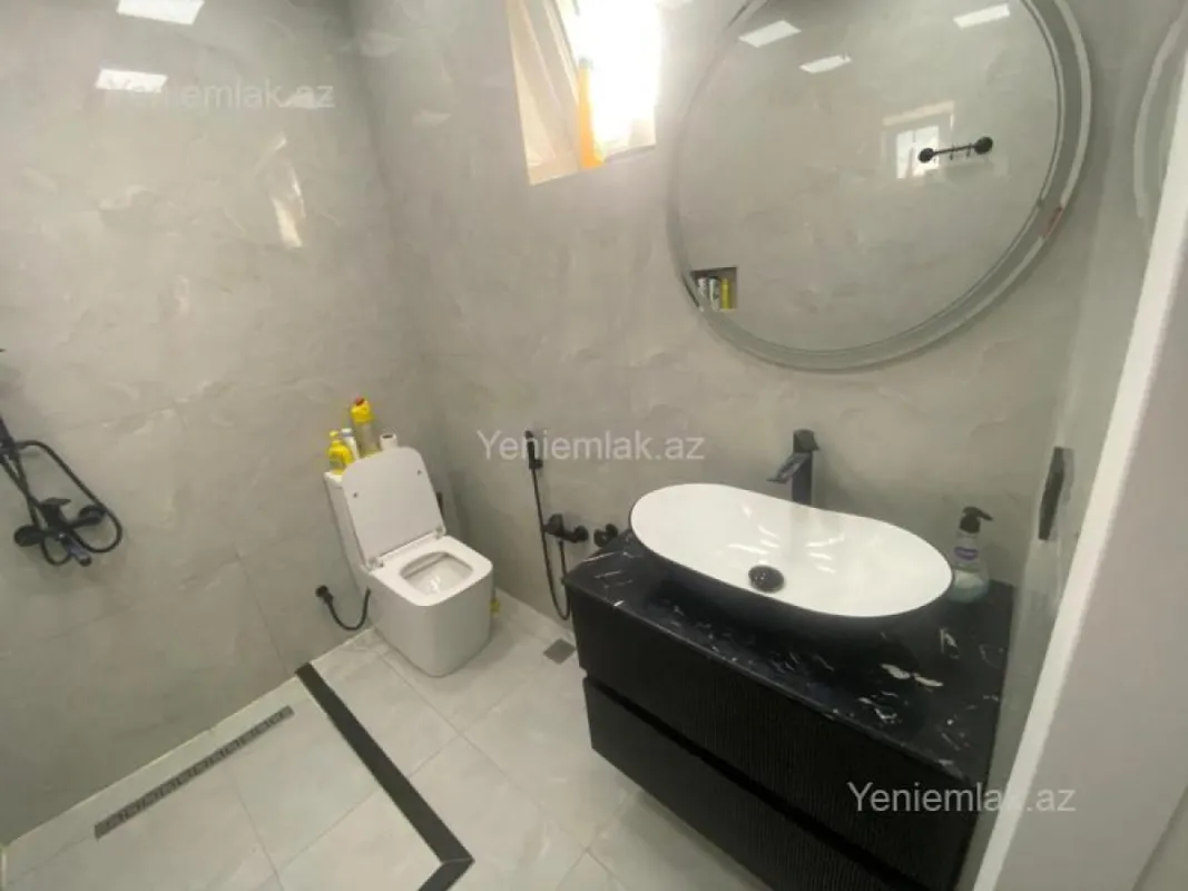 Satılır 4 otaqlı həyət evi 175 m²