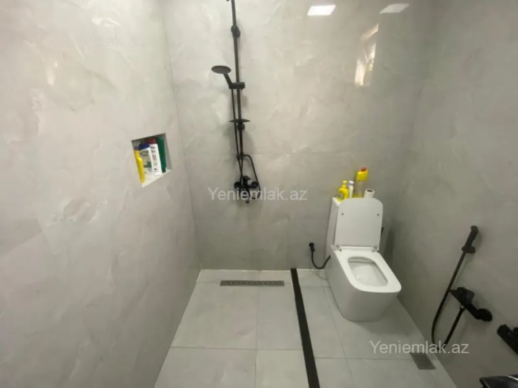 Satılır 4 otaqlı həyət evi 175 m²