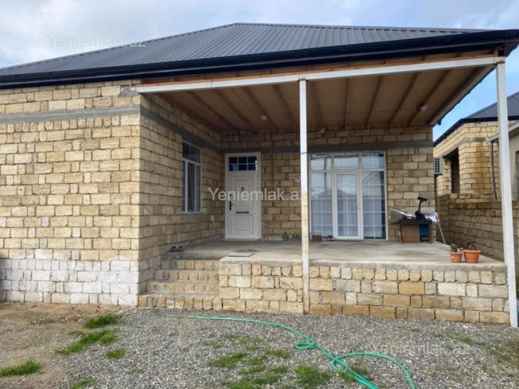 Satılır 4 otaqlı həyət evi 175 m²