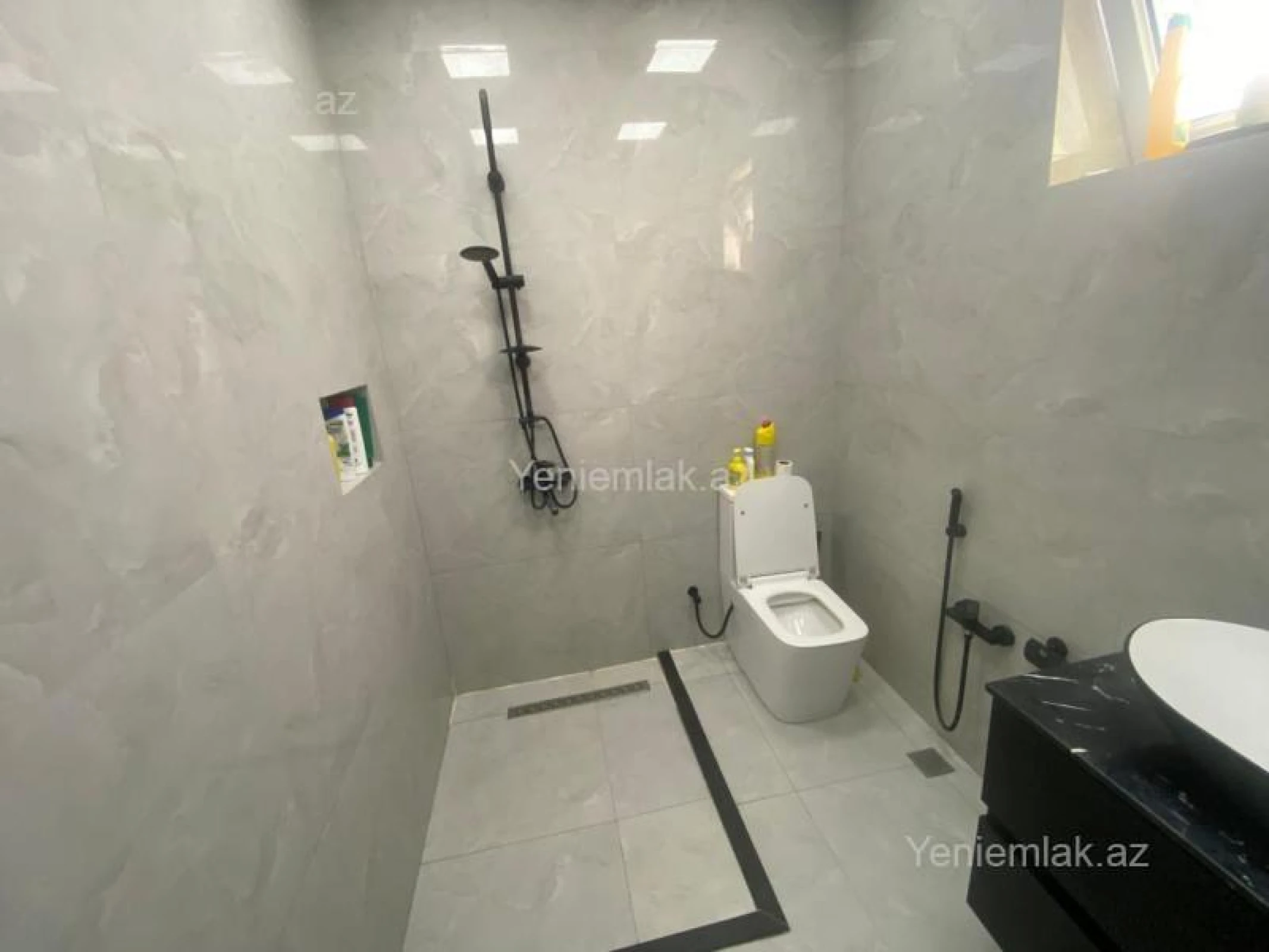 Satılır 4 otaqlı həyət evi 175 m²