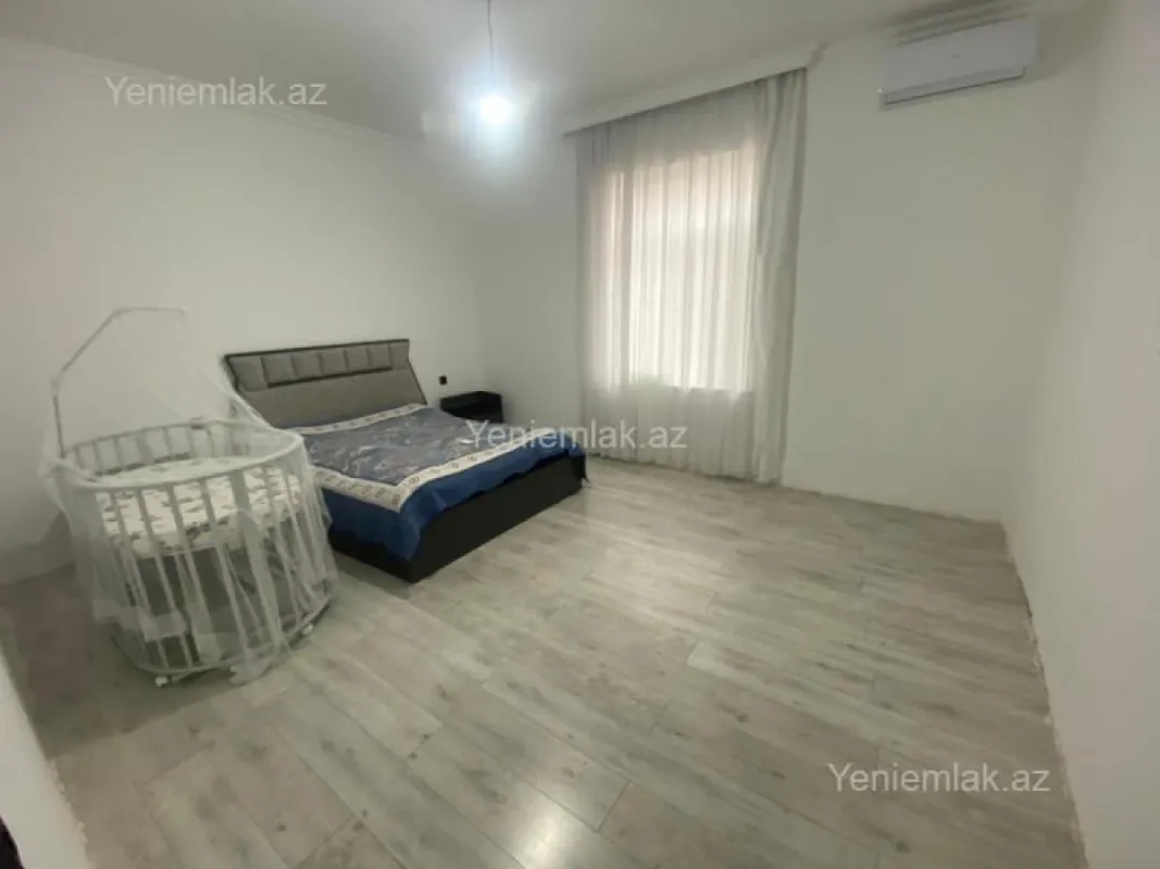 Satılır 4 otaqlı həyət evi 175 m²