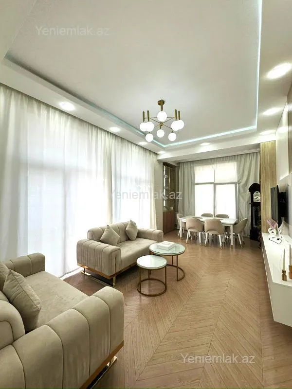Satılır 4 otaqlı yeni tikili 130 m²