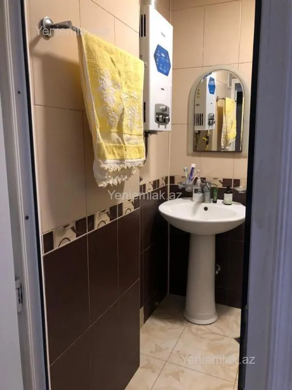 Satılır 2 otaqlı köhnə tikili 60 m²