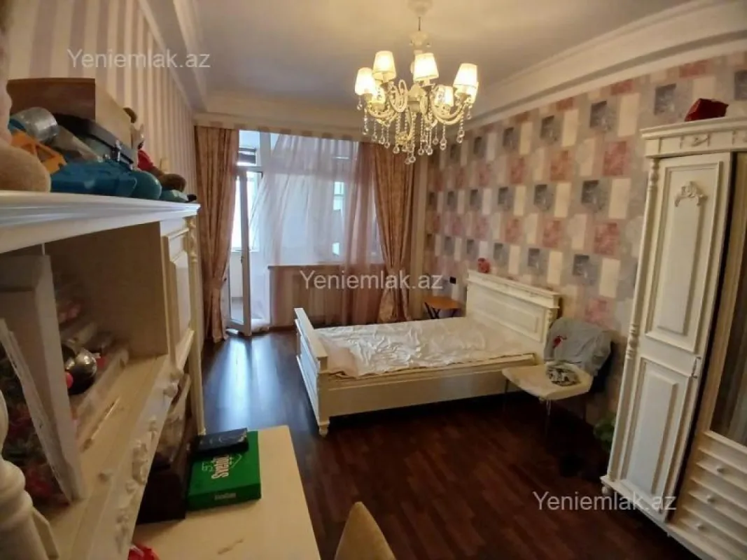 Satılır 4 otaqlı yeni tikili 170 m²