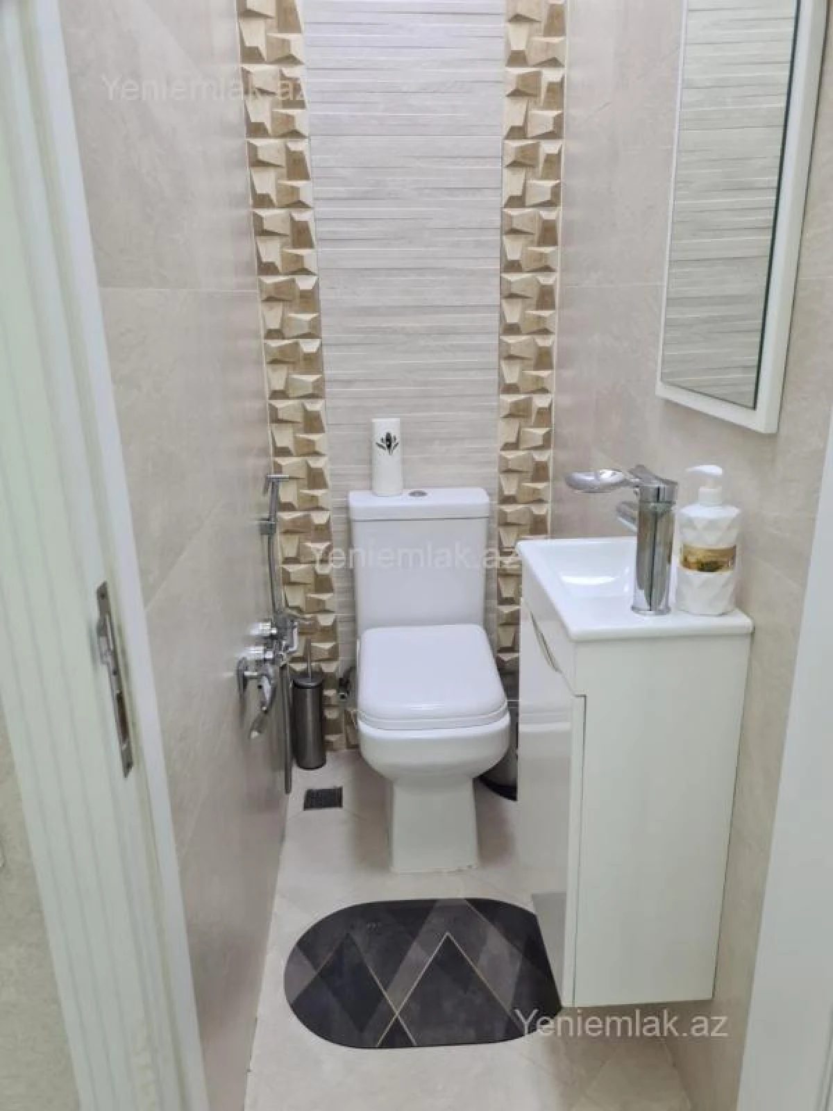 Satılır 3 otaqlı köhnə tikili 80 m²