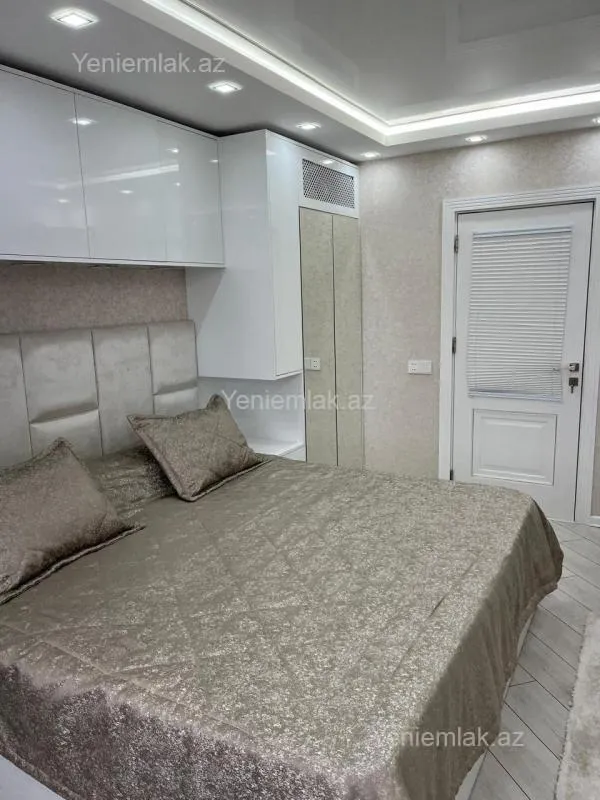 Satılır 3 otaqlı köhnə tikili 80 m²
