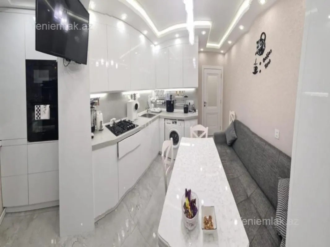Satılır 3 otaqlı köhnə tikili 80 m²