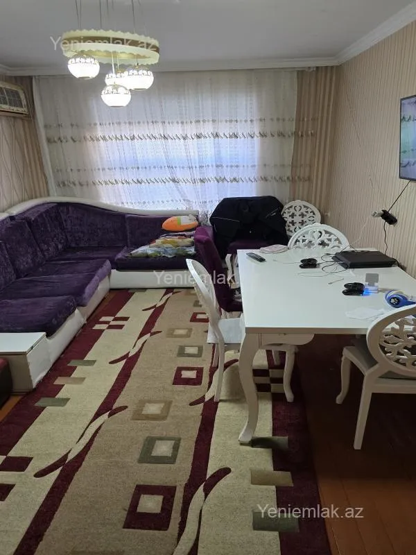 Satılır 4 otaqlı köhnə tikili 100 m²