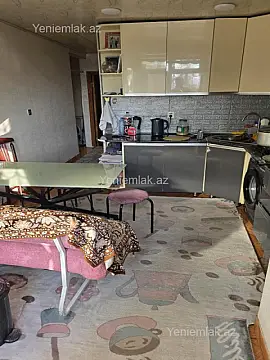 Satılır 4 otaqlı köhnə tikili 100 m²