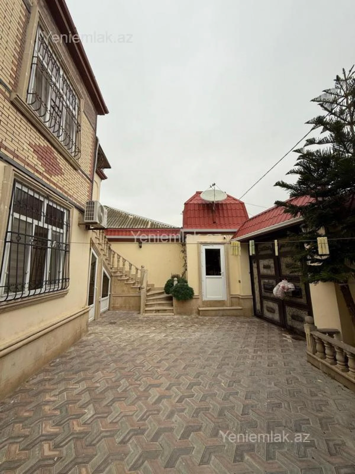 Satılır 6 otaqlı həyət evi 190 m²