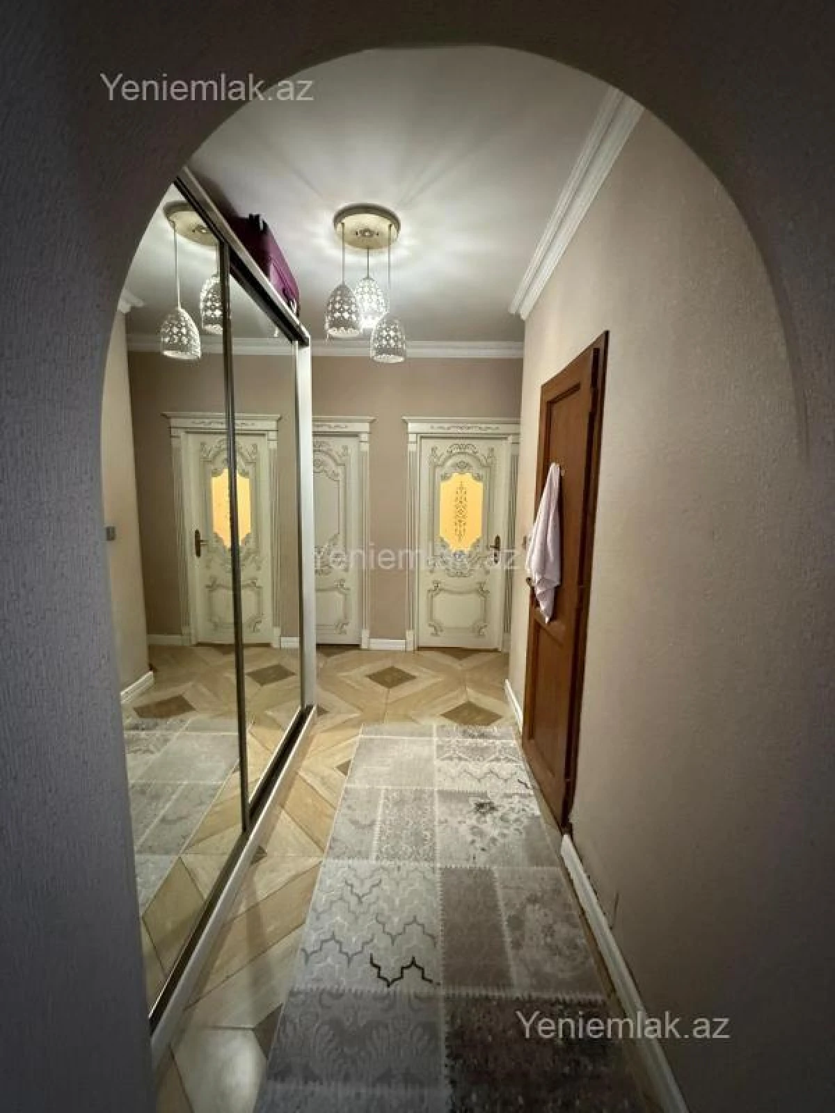 Satılır 6 otaqlı həyət evi 190 m²