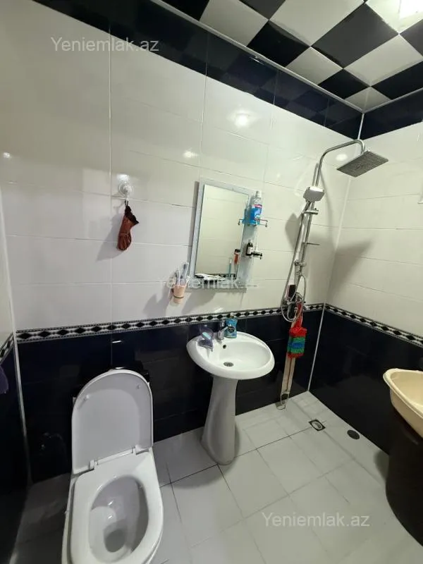 Satılır 6 otaqlı həyət evi 190 m²