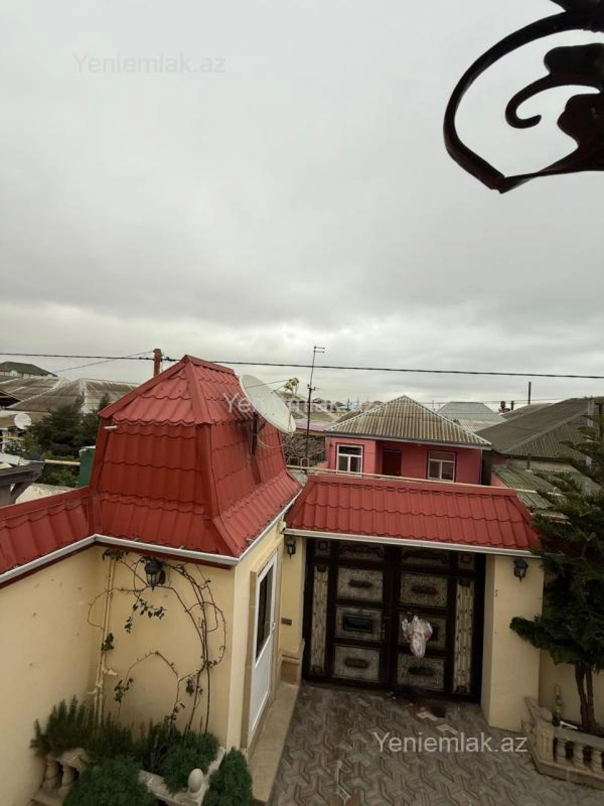 Satılır 6 otaqlı həyət evi 190 m²