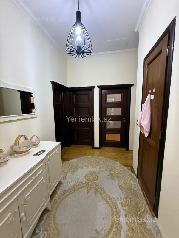 Satılır 6 otaqlı həyət evi 190 m²