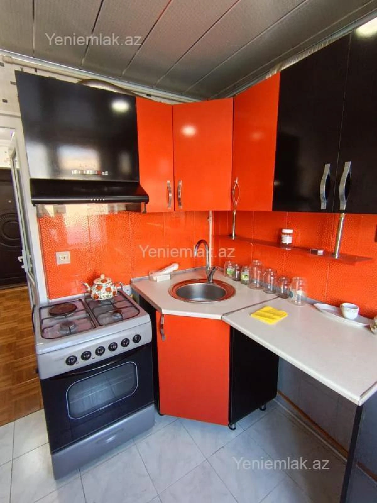 Satılır 2 otaqlı köhnə tikili 55 m²