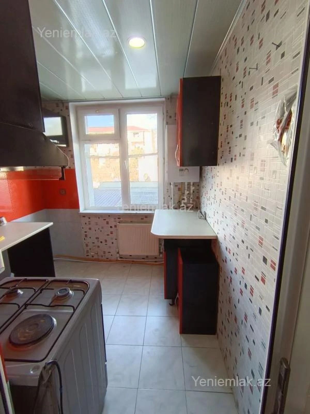 Satılır 2 otaqlı köhnə tikili 55 m²