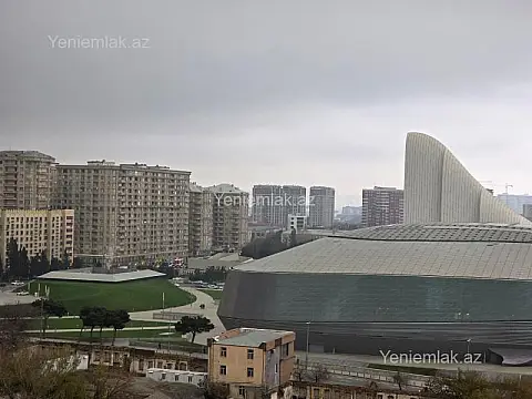 Satılır 4 otaqlı yeni tikili 220 m²