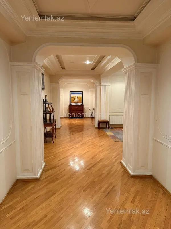 Satılır 7 otaqlı yeni tikili 300 m²