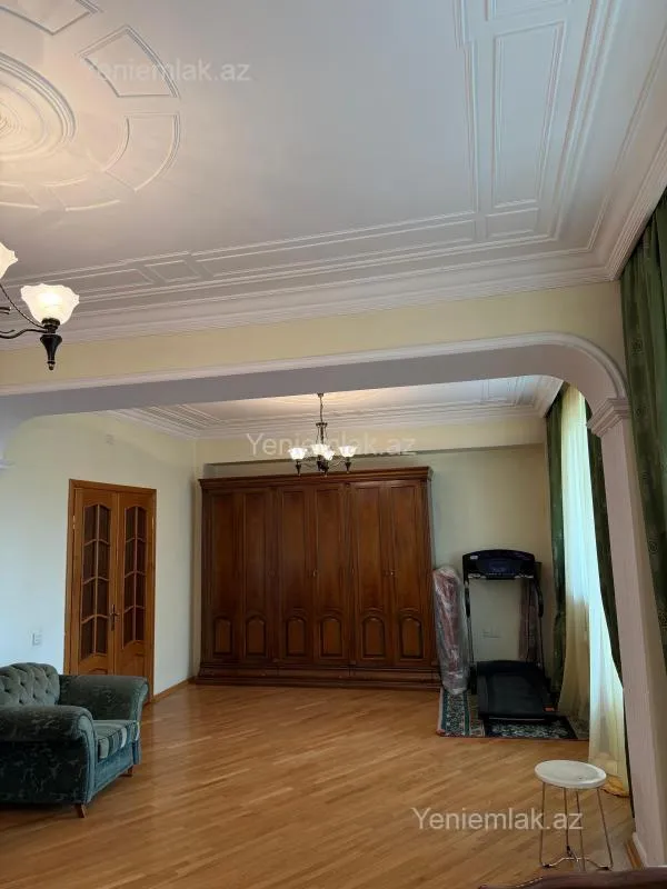 Satılır 7 otaqlı yeni tikili 300 m²