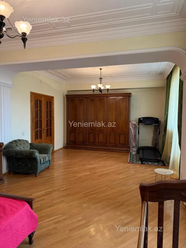 Satılır 7 otaqlı yeni tikili 300 m²