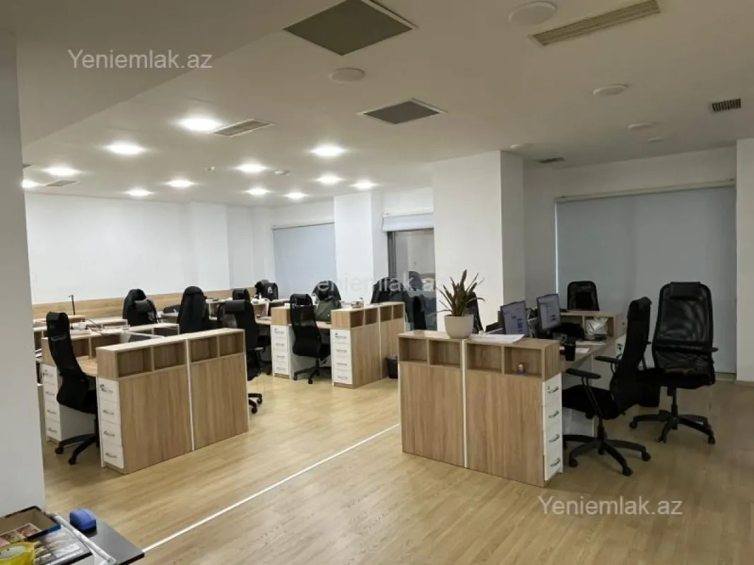 Satılır 10 otaqlı ofis 440 m²