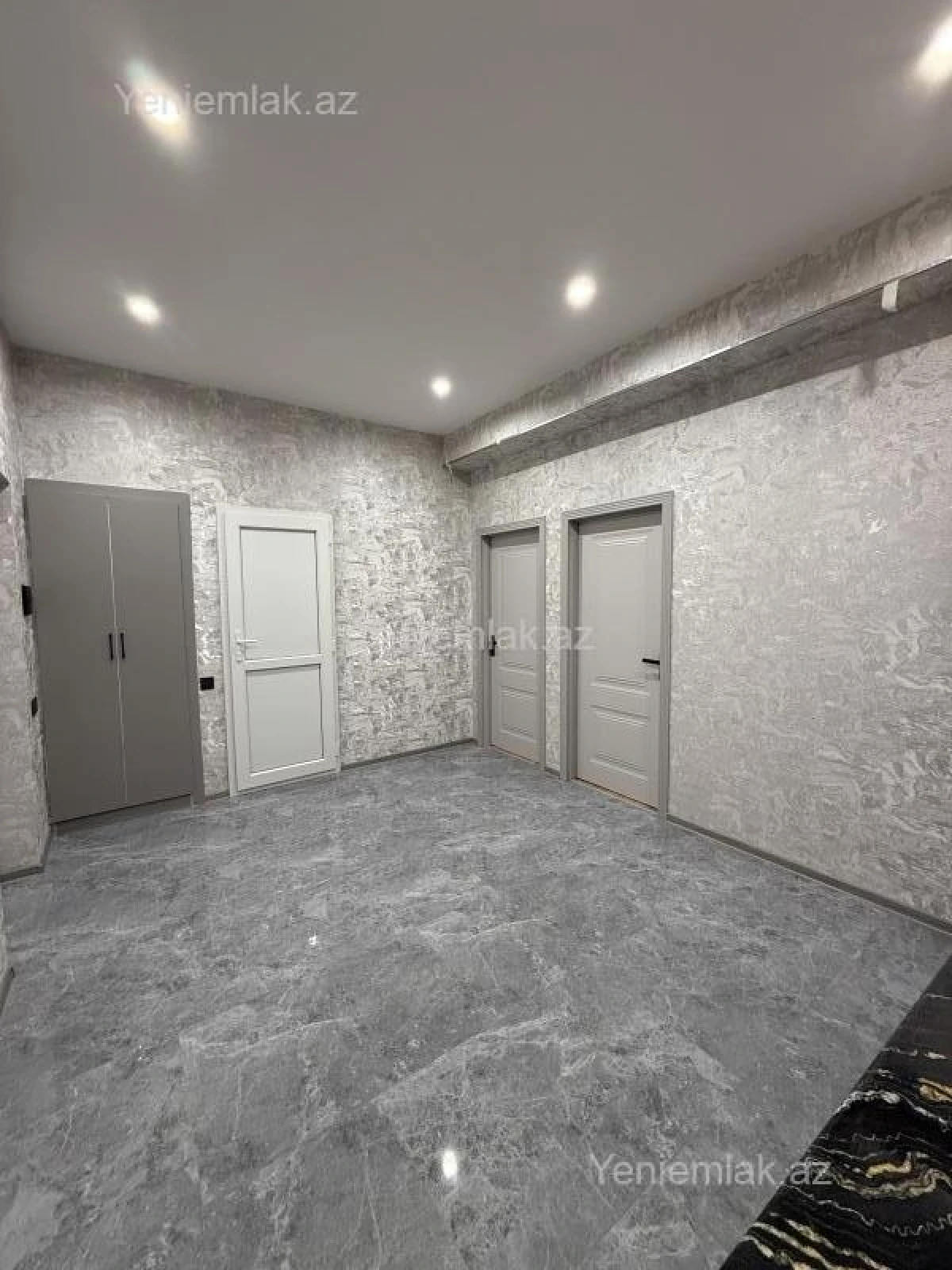 Satılır 3 otaqlı yeni tikili 70 m²