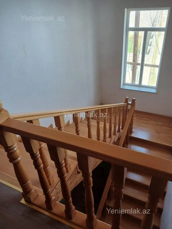 Satılır 7 otaqlı həyət evi 220 m²