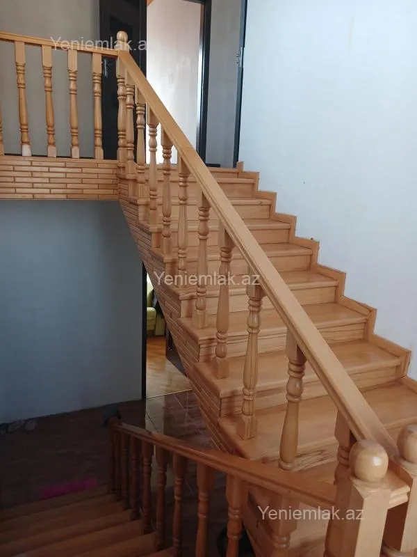 Satılır 7 otaqlı həyət evi 220 m²