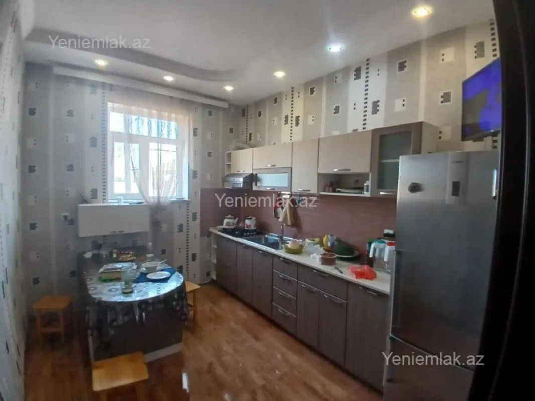 Satılır 7 otaqlı həyət evi 220 m²