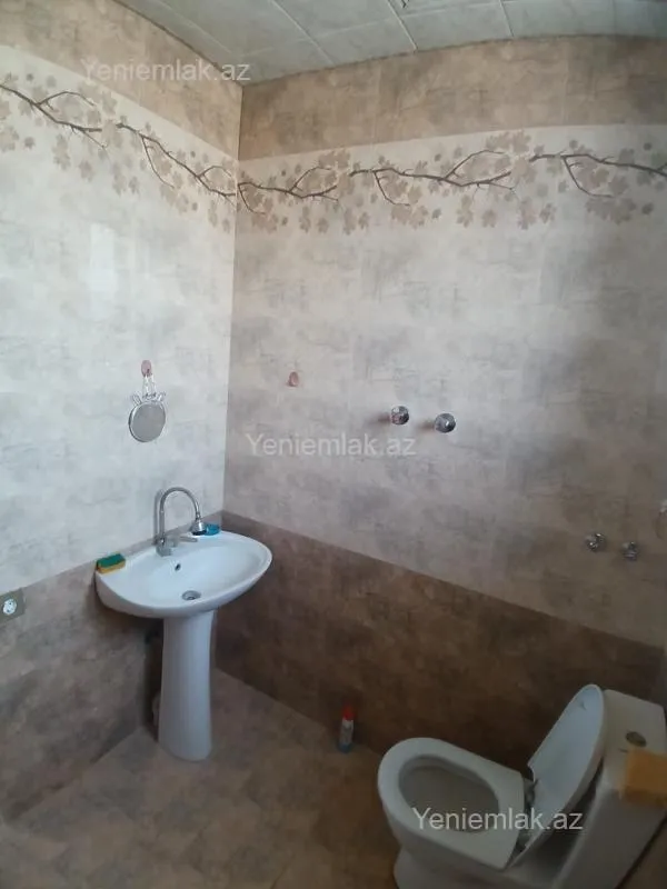 Satılır 7 otaqlı həyət evi 220 m²
