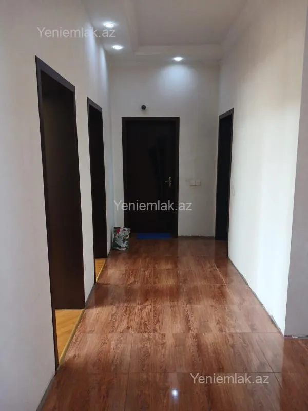 Satılır 7 otaqlı həyət evi 220 m²