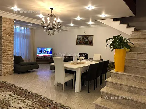 Satılır 6 otaqlı həyət evi 450 m²