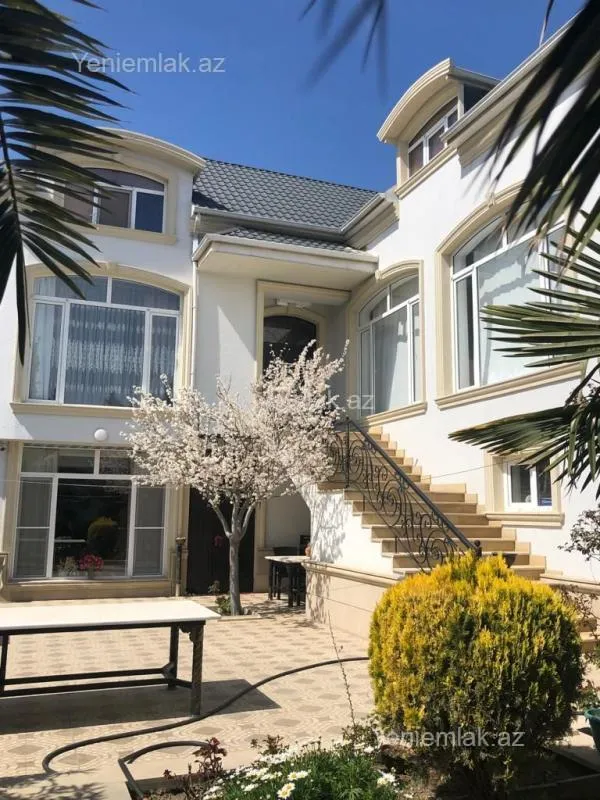 Satılır 6 otaqlı həyət evi 450 m²