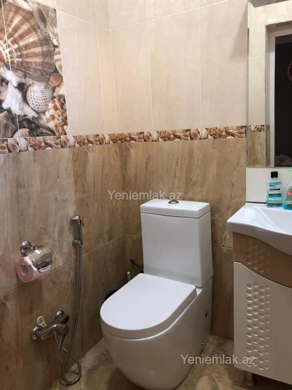 Satılır 6 otaqlı həyət evi 450 m²