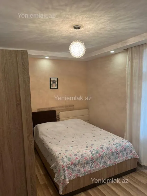 Satılır 2 otaqlı köhnə tikili 55 m²