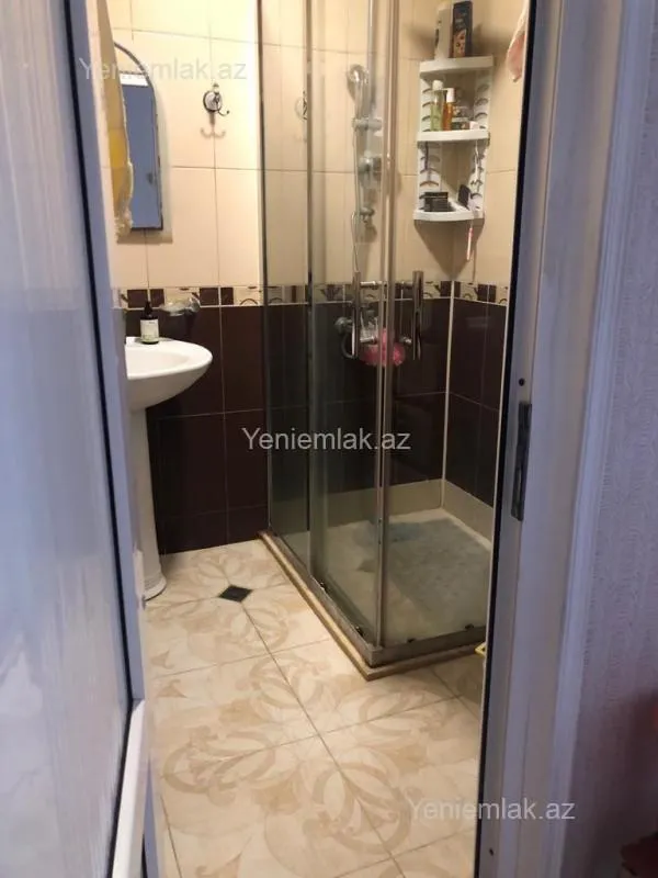 Satılır 2 otaqlı köhnə tikili 55 m²